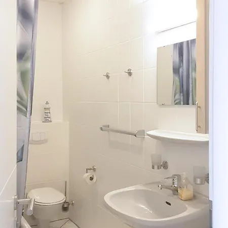 Kapitaenshaus Muehlenpark Haus 6 Wo 21 Prerow